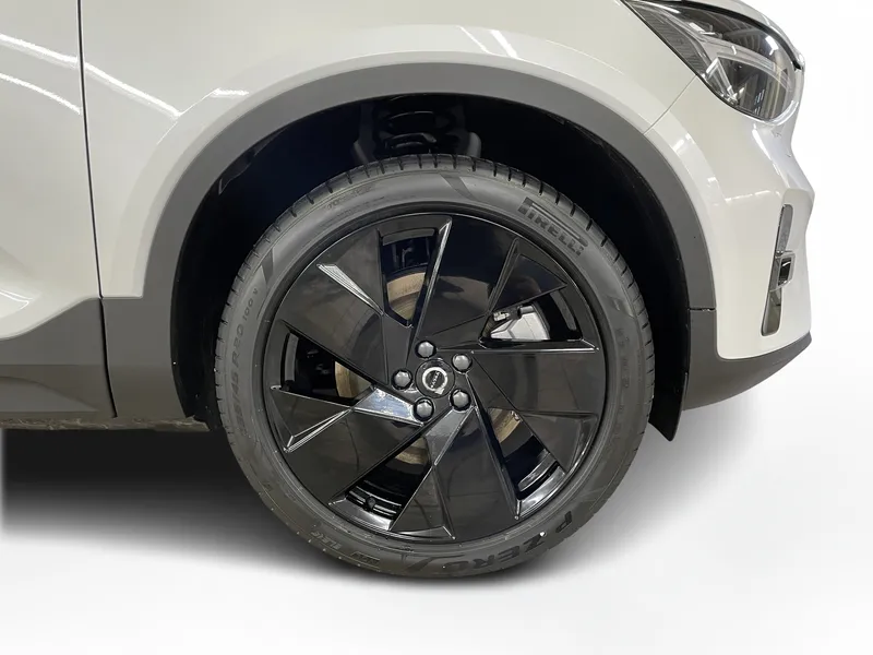 Bild 9 av 16 – Volvo EX40 Single Motor Extended Range M R Plus Black SE Plus Special Edition