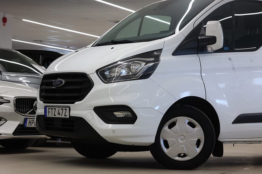 Bild 4 av Ford Transit Custom 300 2.0 EcoBlue 130hk L2 3-Sits Drag B-Kamera V-inrett