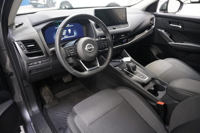Bild 2 av Nissan Qashqai N-Connecta 1.3 DIG-T MHEV 158 hk Drag