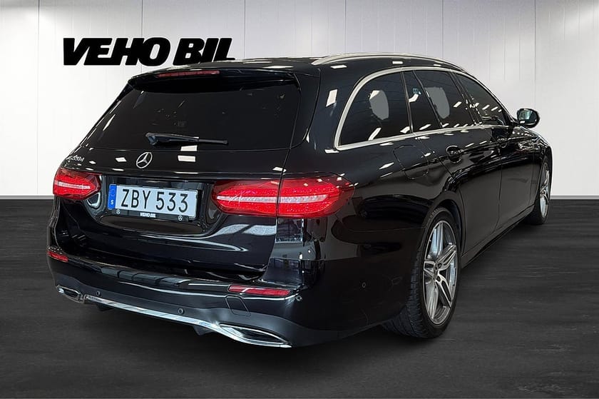 Bild 3 av Mercedes-Benz E 220 T d 9G-Tronic AMG Panorama Drag