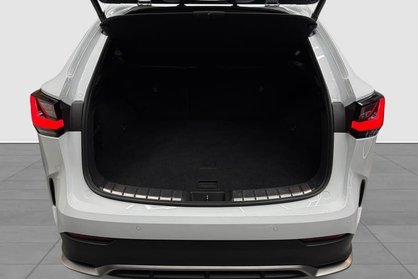 Bild 4 av Lexus NX 450h+ F SPORT S SOLTAK DRAG V-HJUL