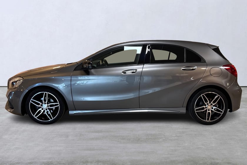 Bild 2 av Mercedes-Benz A 180 AMG-Line