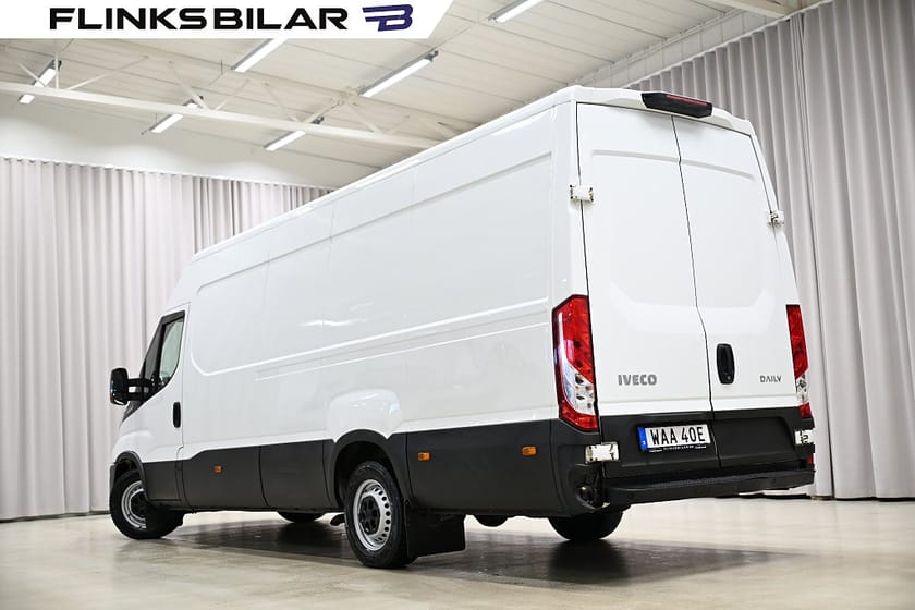 Bild 3 av Iveco Daily 35-140 Van 2.3 JTD Hi-Matic 136HK XXL-Skåp|Automat|3.5ton-dragvikt