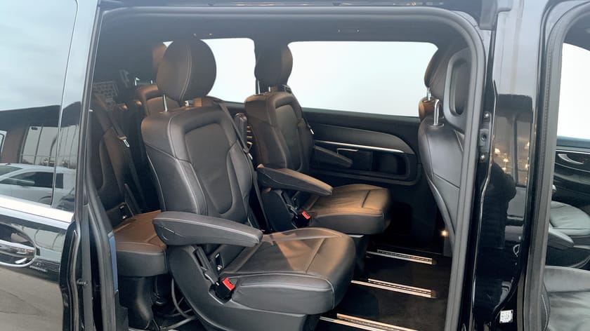 Bild 5 av Mercedes-Benz EQV 300 | Burmester | 360-Kamera |