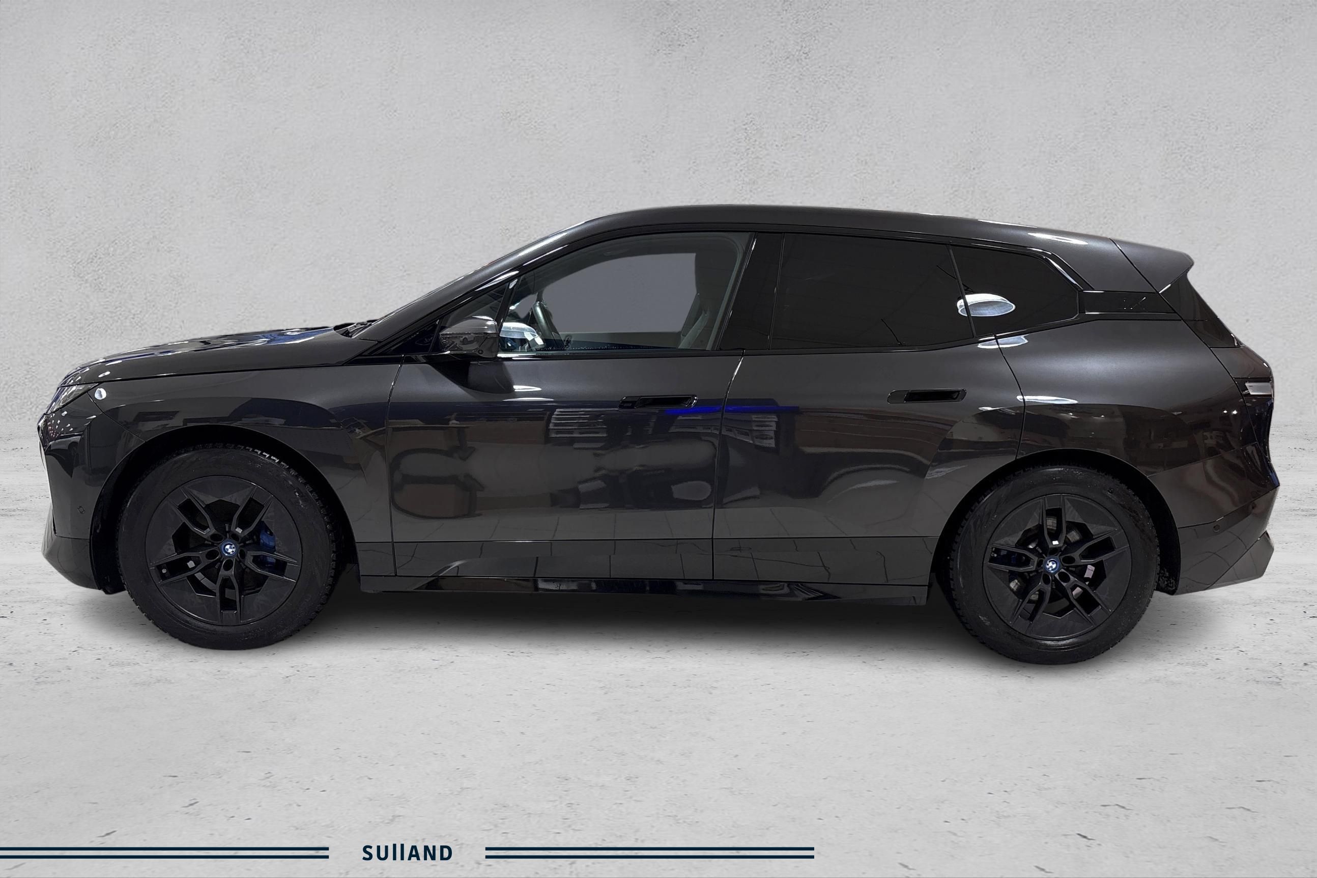 Thumnail bilde 1 av BMW iX xDrive40