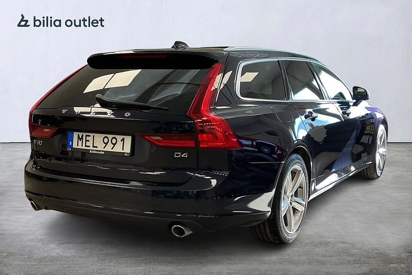 Bild 4 av Volvo V90 D4 Momentum PDC Bak Halvskinn Adaptiv Farthåll