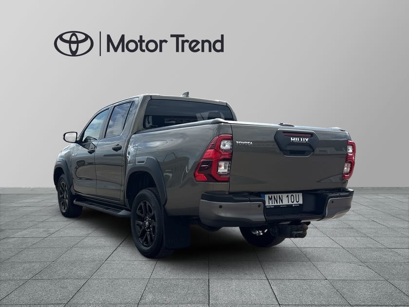 Bild 2 av Toyota Hilux Dubbelhytt 2.8 4WD 204hk,Invincible,Drag