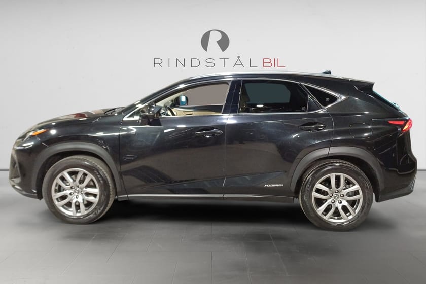Bild 4 av Lexus NX 300h AWD 2.5 197 HK AUT EXECUTIVE NAVI SKINN 18"