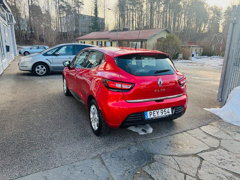 Bild 4 av Renault Clio 1.2 TCE 118HK 5D AUTOMAT / NAVI / LED / 5800Mil