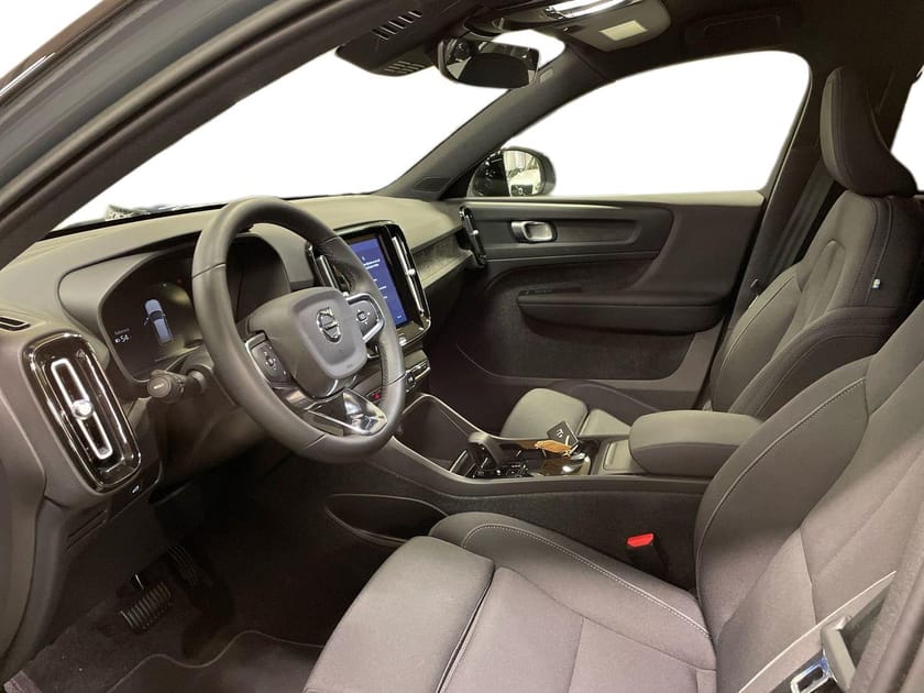 Bild 4 av Volvo XC40 Recharge Single Motor Plus Edition 🟡, Strålkastare Pixel Tech, Värmepump, Navigation, Parkeringskamera bak, Förarstol Elmanövrerad