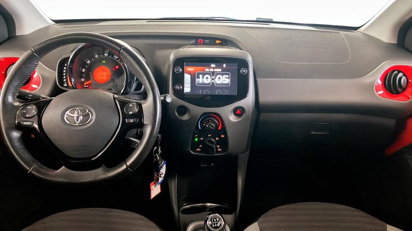 Bild 4 av Toyota Aygo X-PLAY 1.0 VVT-i KAMERA CARPLAY FARTHÅLLARE