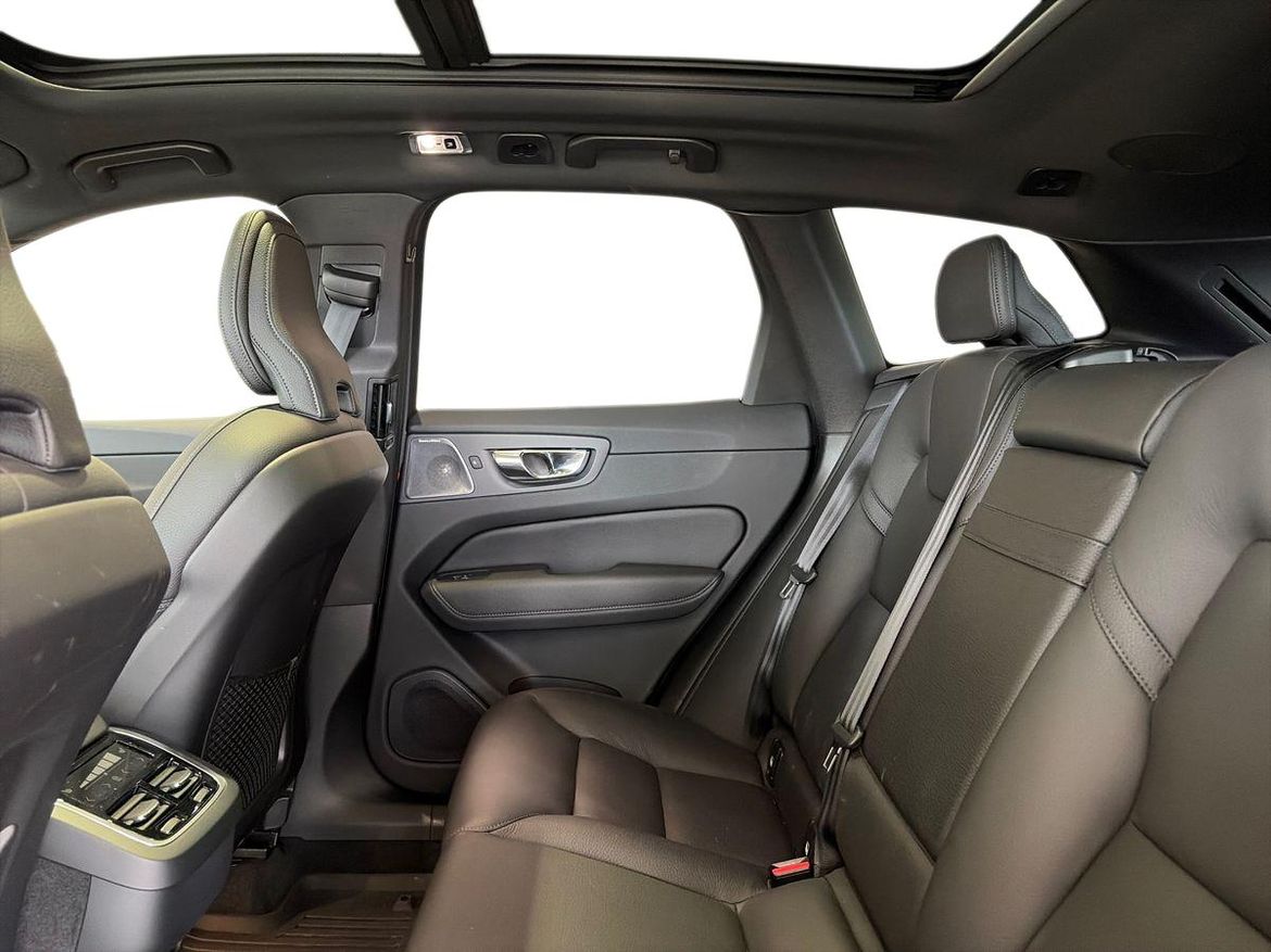 Volvo XC60 2020 - miniatyr 12