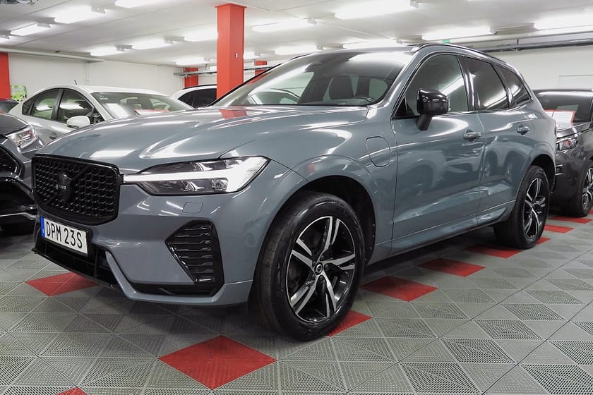 Bild 2 av Volvo XC60 Recharge T6 AWD Geartronic R-Design HUD Panorama