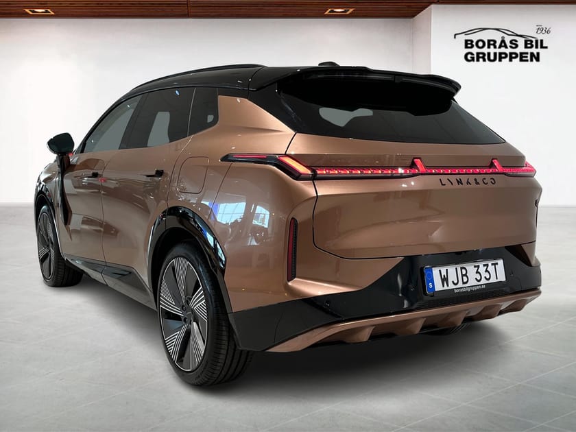 Bild 2 av Lynk & Co 08 PHEV More