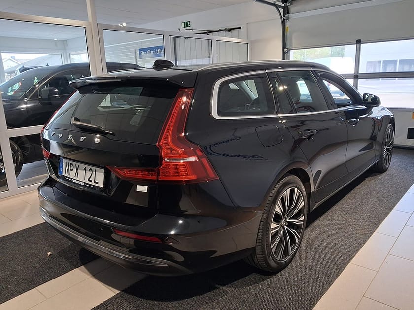 Bild 4 av Volvo V60 T6 Recharge Core Edition plug in AWD 350HK