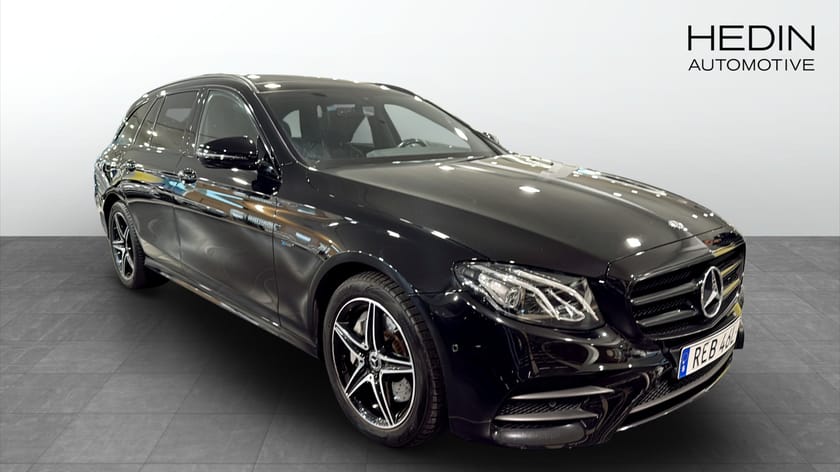 Bild 2 av Mercedes-Benz E 300 de T PLUG-IN Kombi PLUG-IN, AMG Night Paket, Panorama, 306hk, 2019