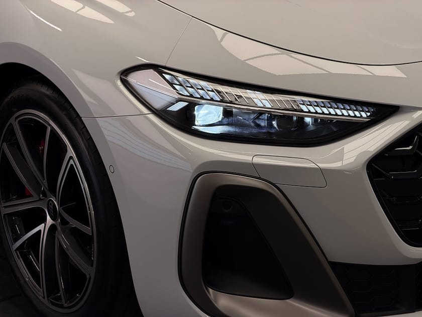 Bild 2 av Audi A5 Sedan e-hybrid quattro 270 KW S TRONIC