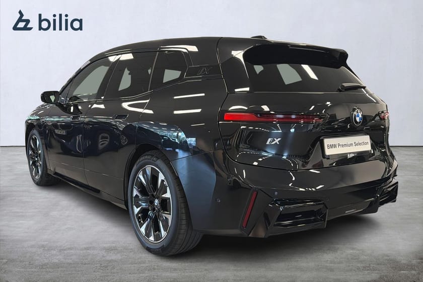 Bild 2 av BMW iX xDrive60 xDrive 60 M-sport | Charged | H&K | Drag | Aktiv farth.
