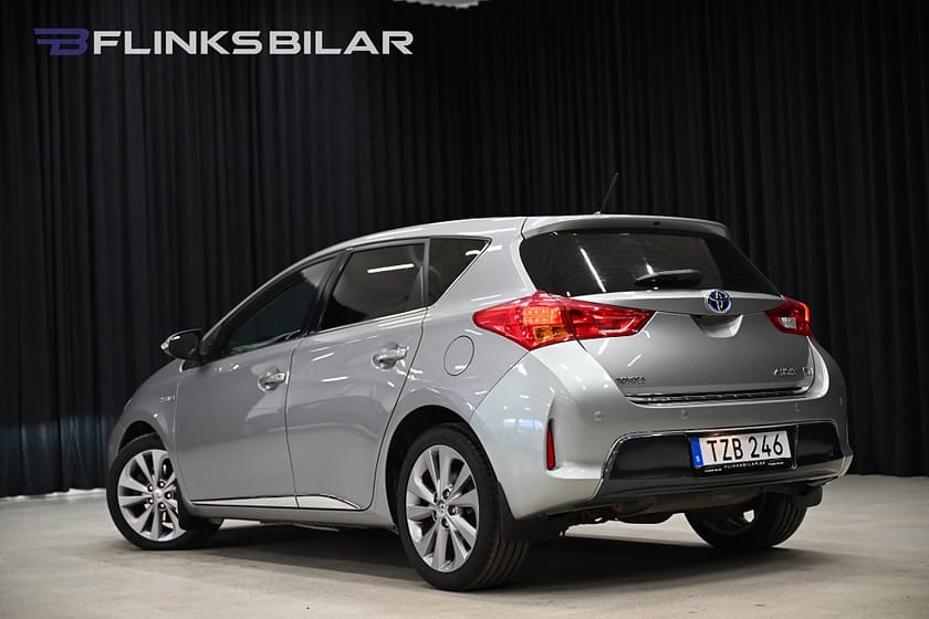 Bild 4 av Toyota Auris Hybrid 136HK Executive|GPS|Backkamera|17"|ParkAssist