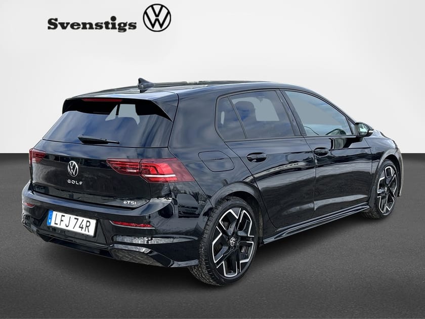 Bild 5 av Volkswagen Golf R-Line Edition 150 hk eTSI Keyless 18 tum