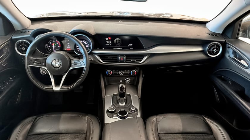 Bild 4 av Alfa Romeo Stelvio 2.2 | Backkamera | Helskinn |