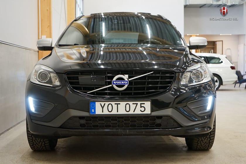 Bild 5 av Volvo XC60 D4 AWD 190hk R-Design Pano Dvärm Rattvärm Kamera Adapt