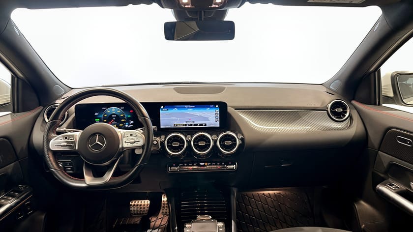Bild 4 av Mercedes-Benz GLA 250 e AMG Line Dragkrok