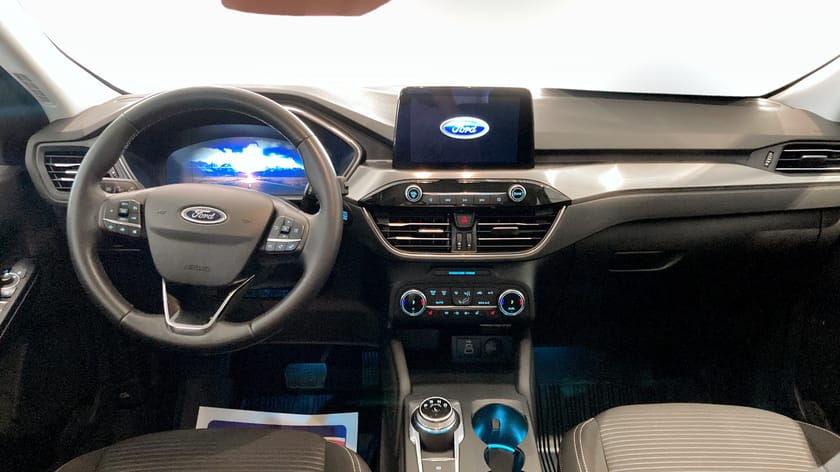 Bild 4 av Ford Kuga Plug-In Hybrid Titanium Phev 64km 225hk 4295kr/mån Privatleasing