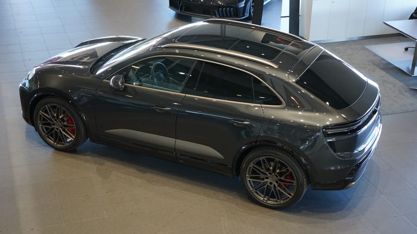 Bild 3 av Porsche Macan Turbo Electric 