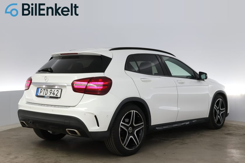 Bild 3 av Mercedes-Benz GLA 220 d 4MATIC AMG Night Pano H&K Värmare
