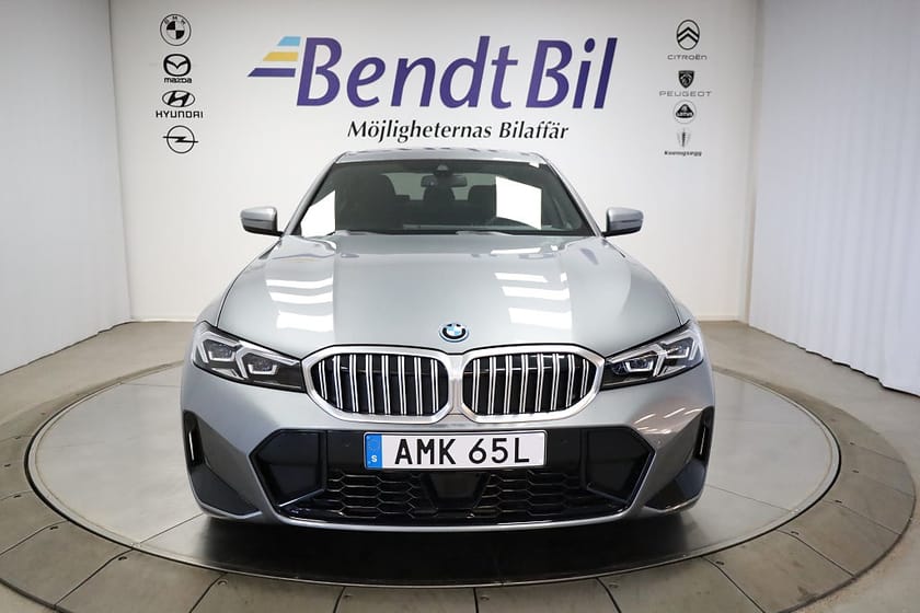 Bild 2 av BMW 330e xDrive Sedan | M Sport | Fartpilot | Dragkrok