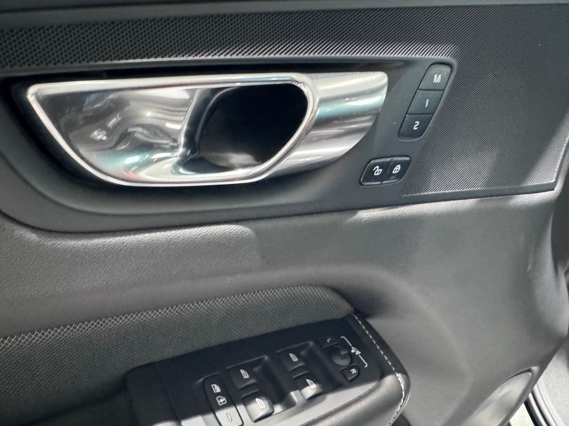 Volvo XC60 2021 - miniatyr 6