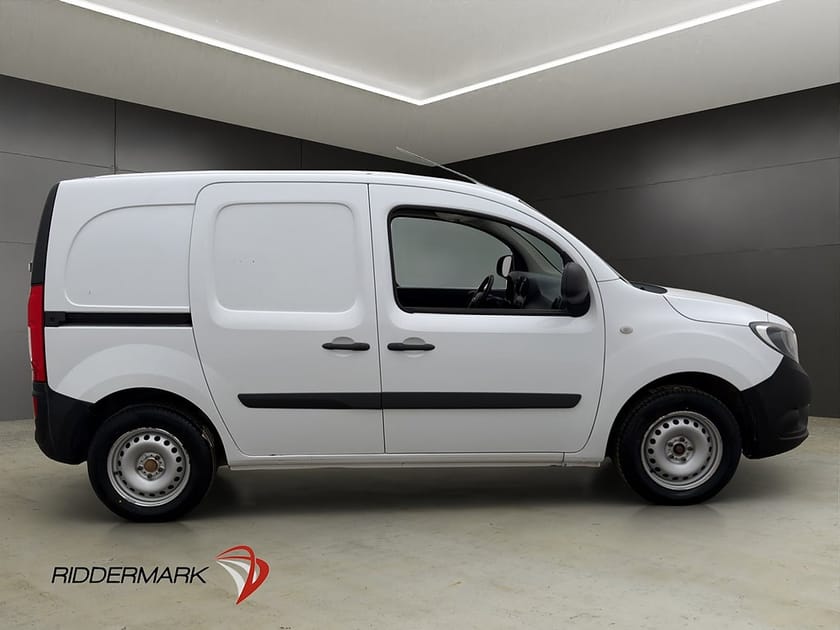 Bild 2 av Mercedes-Benz Citan 109 CDI Ny-Kamrem PDC Drag Bluetooth Moms