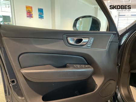 Volvo XC60 Recharge T6 II Core Edition