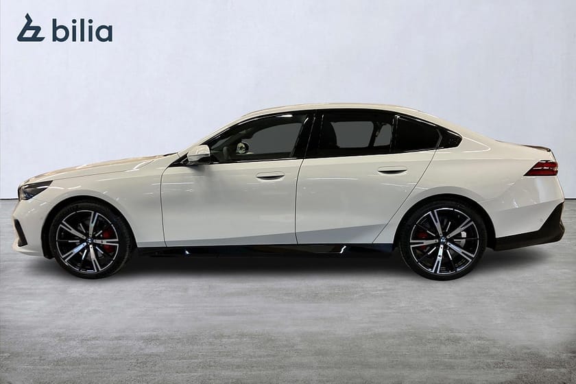 Bild 3 av BMW 520d xDrive Sedan M Sport Pro Värmare H/K Dragkrok IconicGlo