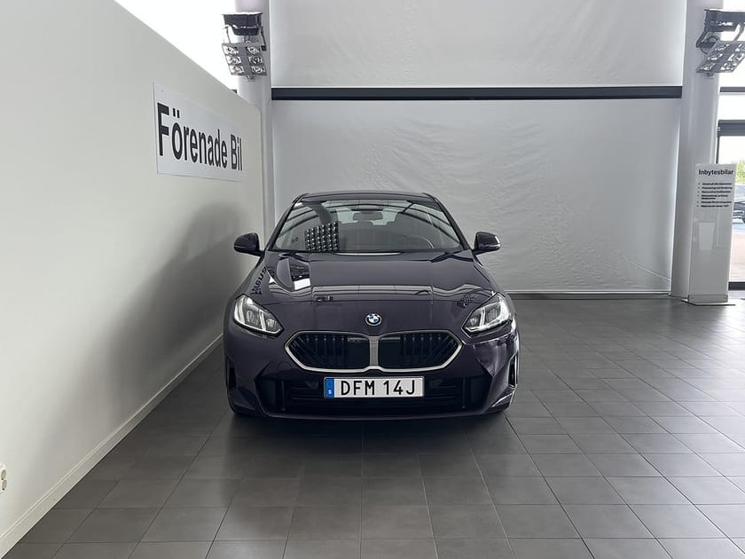 Bild 2 av BMW 120 Nav Rattvärme 17" Drive/Park Assist Backkamera