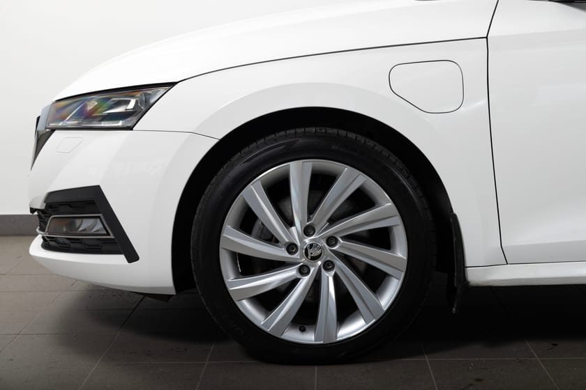 Bild 4 av Škoda Octavia Kombi iV DSG Sekventiell 204hk Cockpit/Keyless/