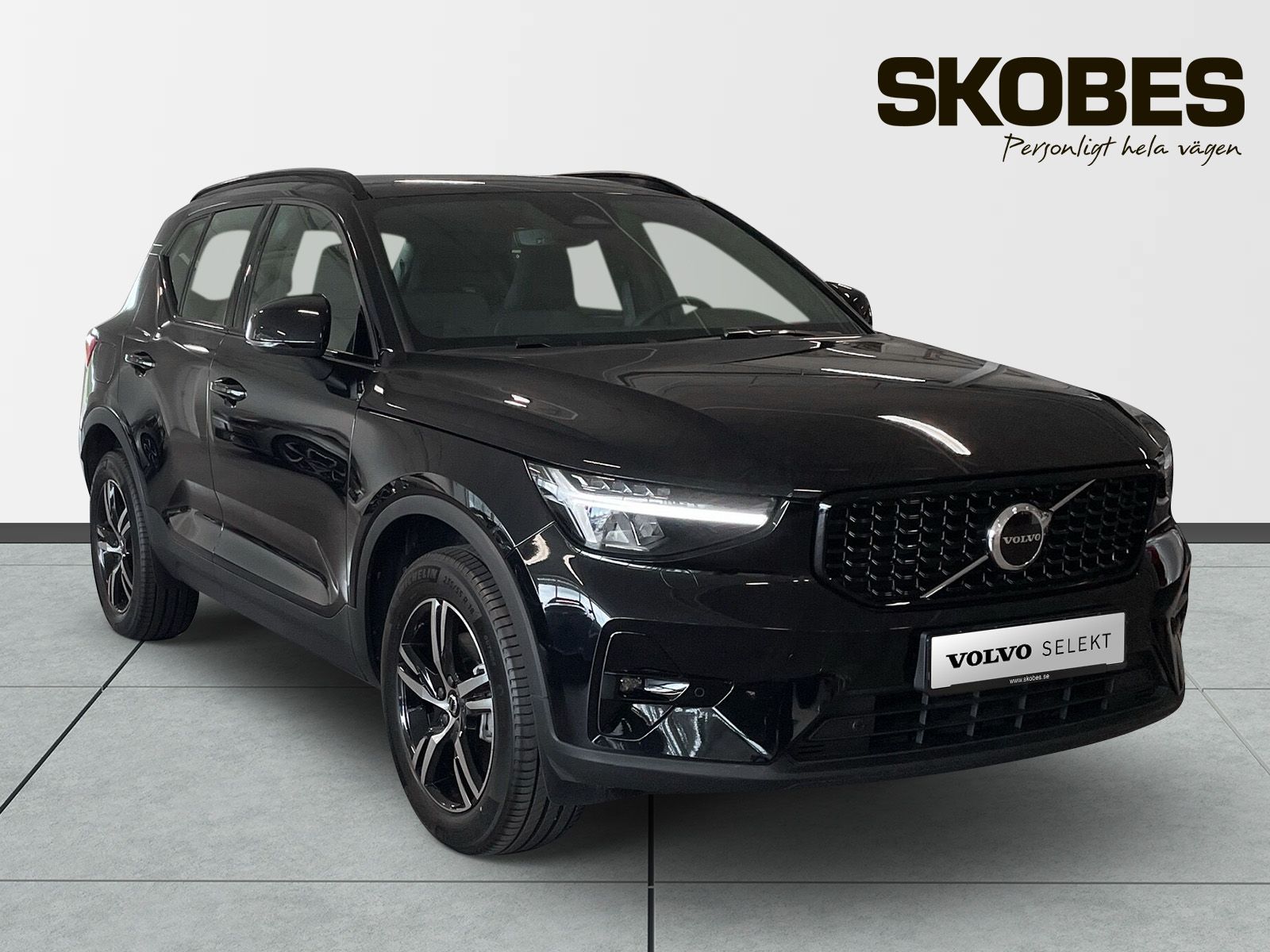Volvo XC40 B4 FWD Bensin Plus Dark