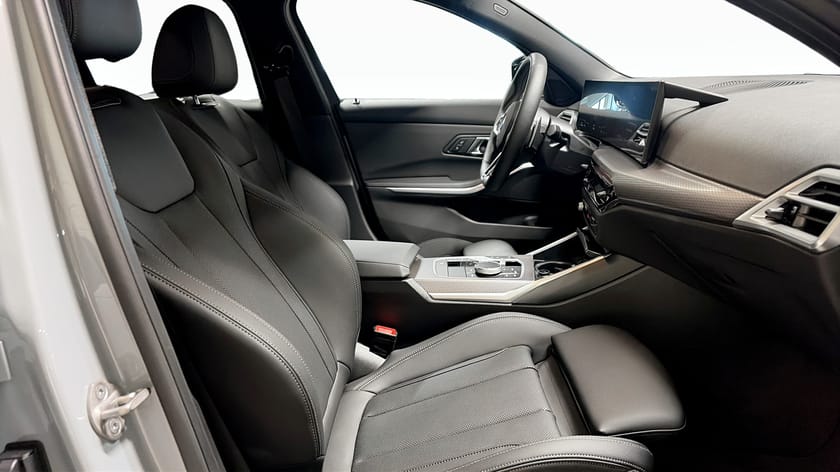 Bild 3 av BMW 320i xDrive Sedan M Sport adaptiv farthållare backkamera hifi-högtalare