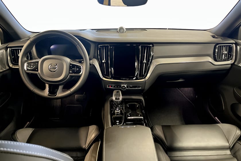 Bild 4 av Volvo S60 Recharge T8 II Polestar Engineered