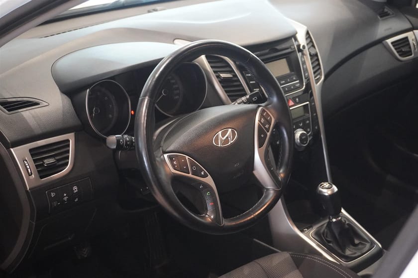 Bild 2 av Hyundai i30 Kombi 1.6 GDi Comfort Drag 135hk