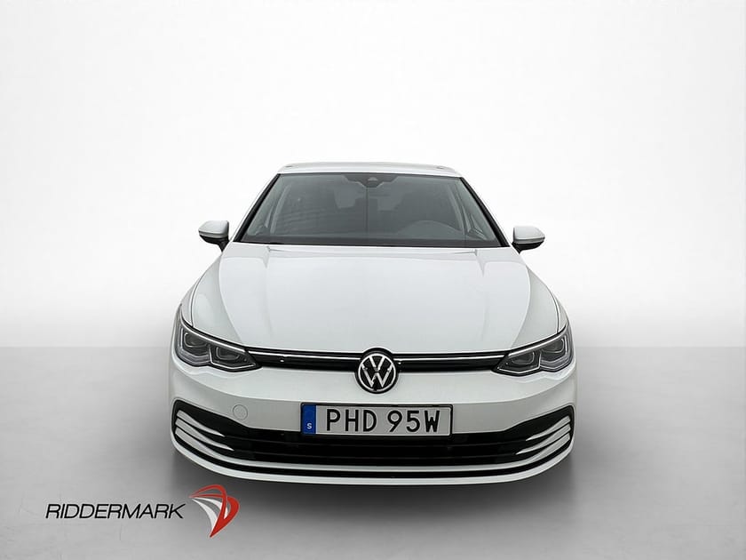 Bild 2 av Volkswagen Golf 1.5 eTSI 150hk P-Värm Navi Ambient Rattvärme