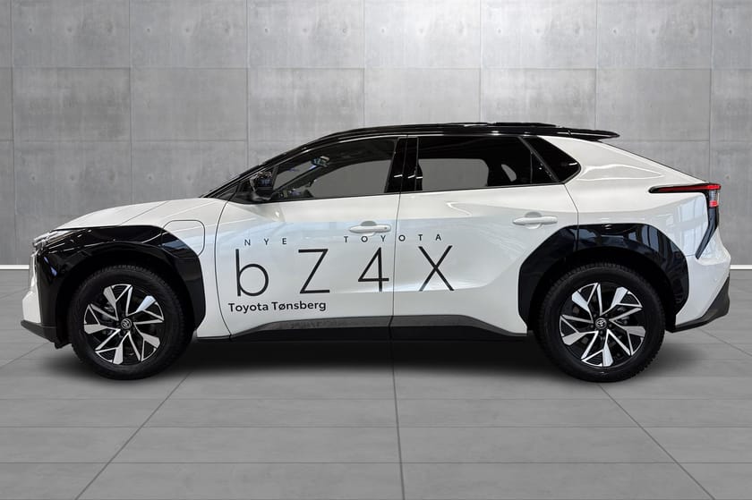 Bilde 2 av Toyota bZ4X Executive Bitone Panorama, Facelift, 343hk/forvarming