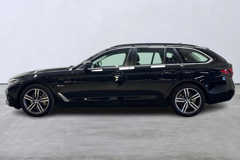 Bild 2 av BMW 530e xDrive Touring E (Drag/Navi/Kamera)