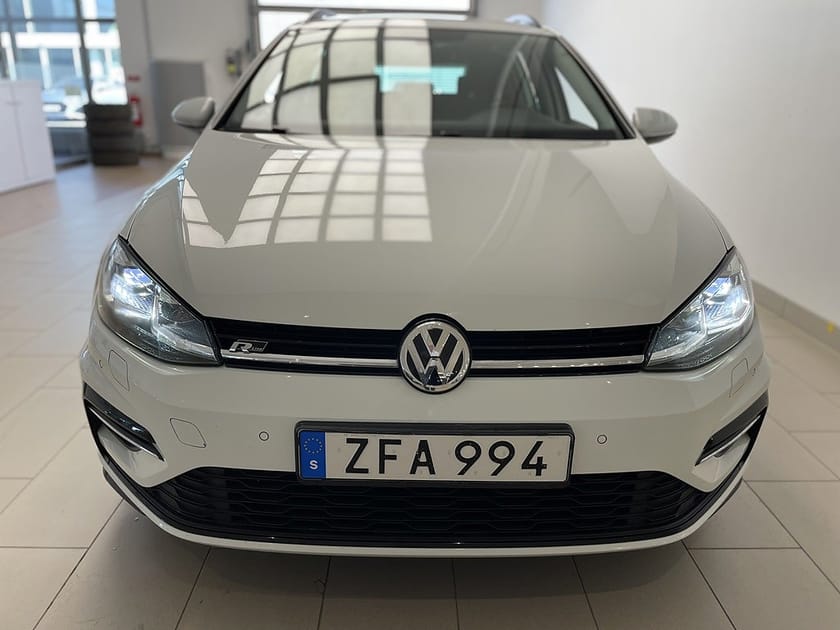 Bild 2 av Volkswagen Golf Sportscombi 1.0 TSI 110 R-Line Drag