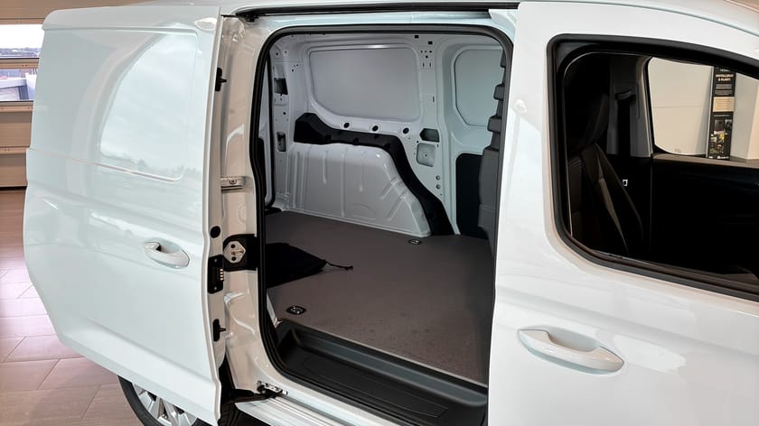 Bild 5 av Ford Grand Transit Connect Skåp L2 Limited PHEV 150Hk / Lagerbil / Drag