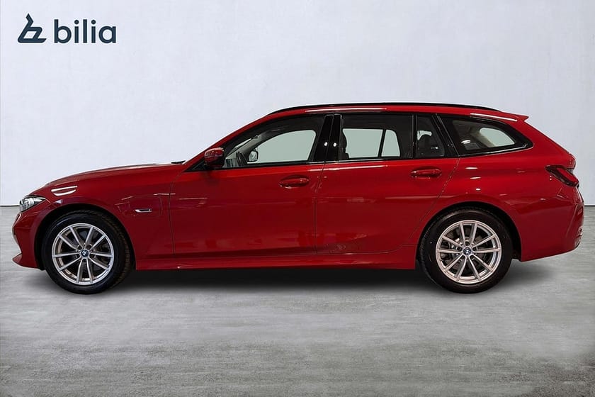 Bild 3 av BMW 330e xDrive Touring | Drag | Aktiv farth. | HiFi | 17"