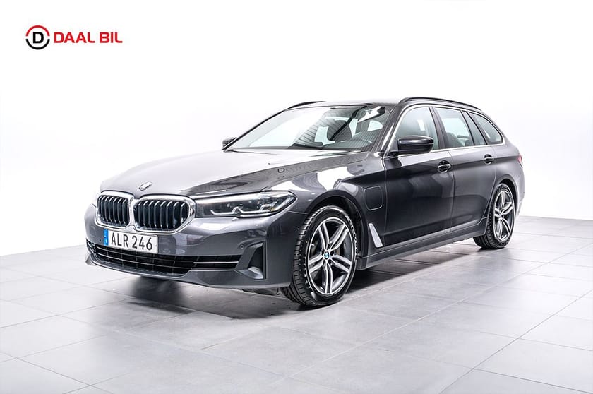 Bild 2 av BMW 530e xDrive Touring 292HK SPORT LINE VÄRM DRAG KAM NFC