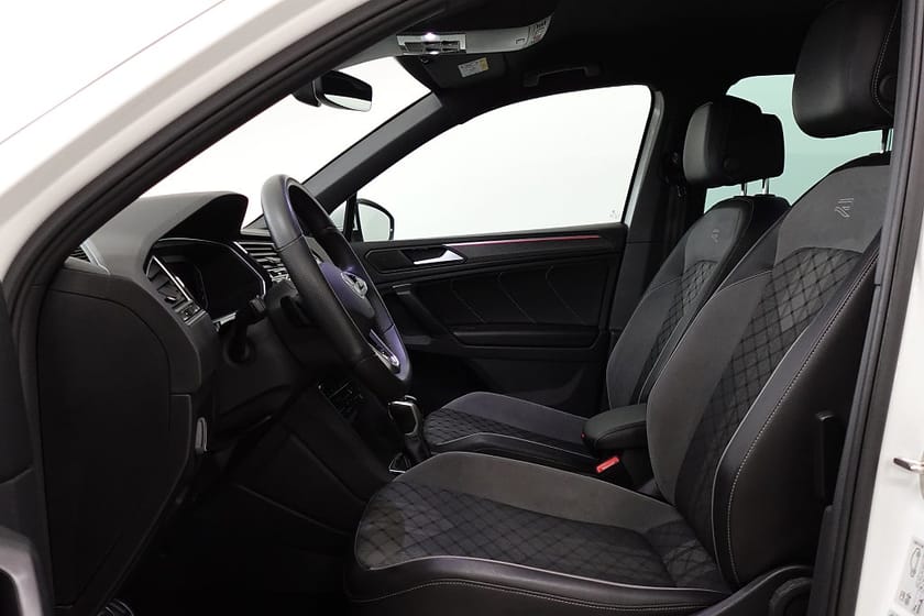 Bild 4 av Volkswagen Tiguan eHybrid 1.4 TSI ACT OPF R-Line Cockpit Drag Adap-F