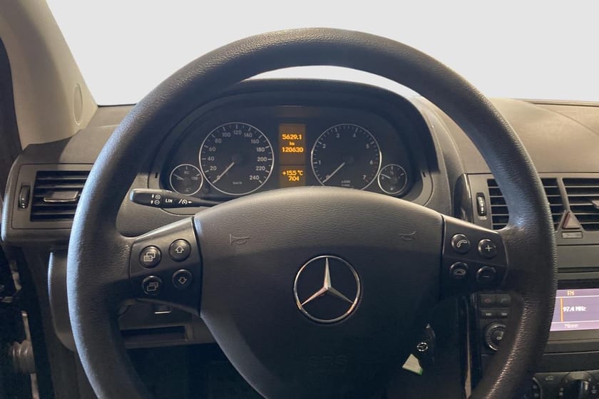 Bild 2 av Mercedes-Benz A 160 5-dörrars CVT, 95hk | Vinterhjul